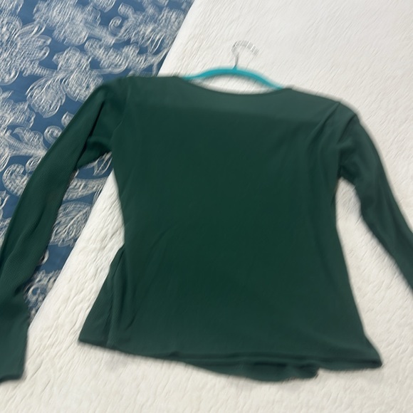 HOLLISTER LONG SLEEVE WRAP TOP- LARGE - Picture 5 of 6